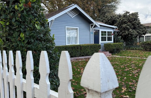 Ivanhoe Cottage | Charming 3-bedroom cottage with AC and WiFi close to Sequoia Entrance