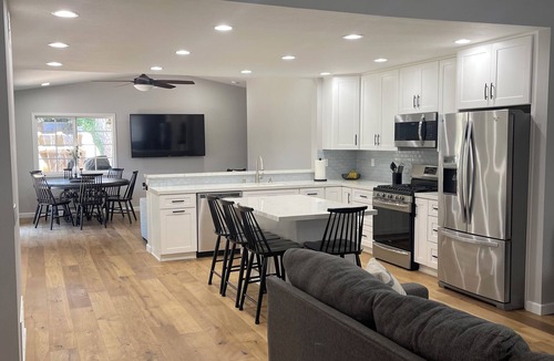 Carmel Mountain Ranch House | Charming 3-bedroom house in enchanting Poway with WiFi, AC, Hot tub