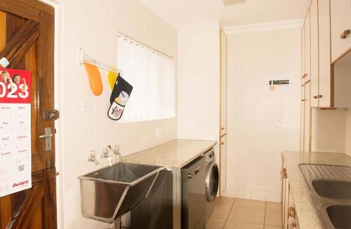 Wavecrest Apartment | Charming 4-Bedroom Apartment in Jeffreys Bay, South Africa