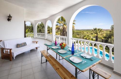 Poco Barreto Villa | Charming Algarve Villa Villa Quinta Luz 9 Bedrooms Large Pool & Snooker
