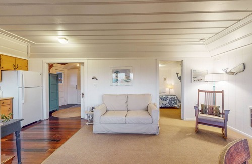 Salmon Creek House | Charming beach cottage with an ocean view, WiFi, gas fireplace, & full kitchen