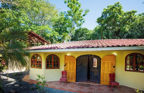 Cahuita Cottage | Charming bungalow in delightful Limón Province perfect for your getaway
