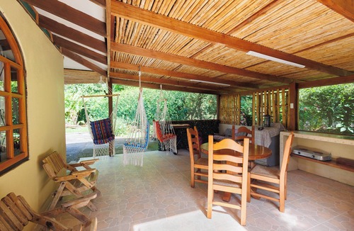 Cahuita Cottage | Charming bungalow in delightful Limón Province perfect for your getaway