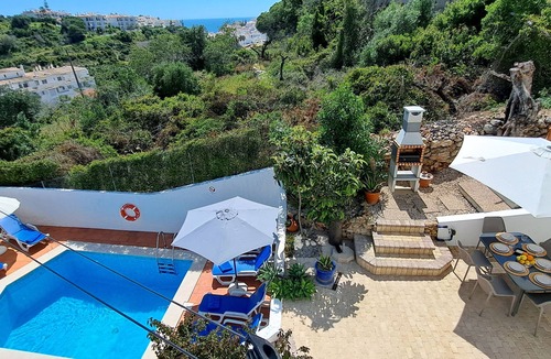 Mato Serrao Villa | Charming Carvoeiro villa with private pool, sea view and walk to the beach.