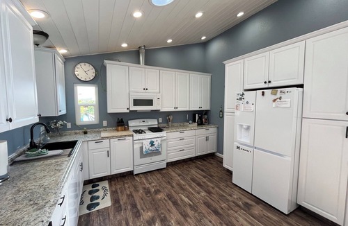 Baywood-Los Osos House | Charming coastal getaway!3 bed 2 bath with 3 private yards. Clean. Dog friendly.