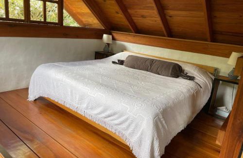 Canaan House | Charming Cosy Chirripó Mountain Riverfront Cottage