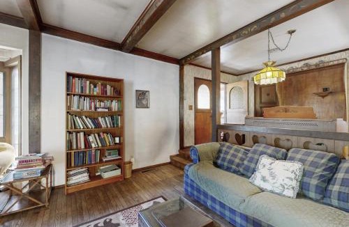 Woodlands House | Charming Cottage in Big Bear: 9 Mi to Bear Mtn