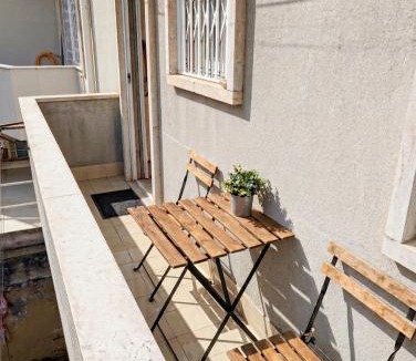 Santo Condestavel House | Charming D'Ourique 3-Bedroom Apartment with Private Balcony in Central Campo de Ourique, Lisbon