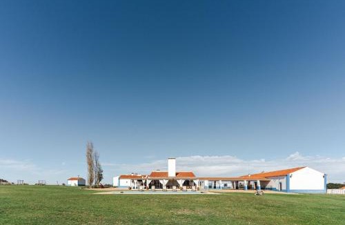 Ermidas-Sado Apartment | Charming Farm House With Pool