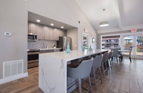 Foster City Apartment | Charming Foster City 1BR w/Gym, Pool, W/D, near highways, by Blueground
