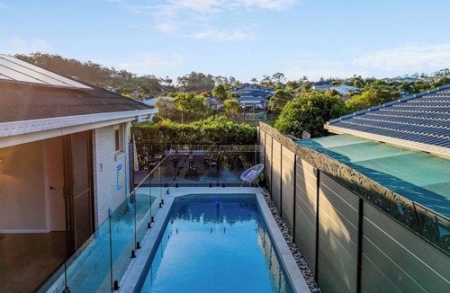 Gold Coast House | Charming group getaway - 9 mins to Burleigh beach