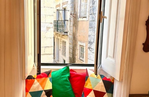 Sao Cristovao e Sao Lourenco Apartment | Charming Historic Duplex