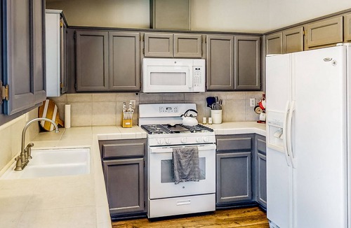 Oildale House | Charming home with private pool, hot tub, washer/dryer, & games - near downtown