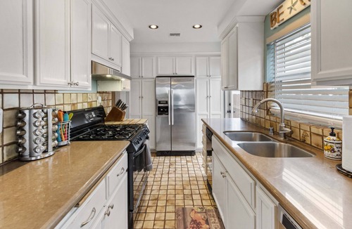 South Mission Beach House | Charming House on Quiet South Mission Beach Court! Steps from the water!