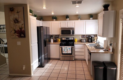 North Las Vegas House | Charming Private Oasis- Approx 10 min to strip, Arcade Machine,FootMassagers