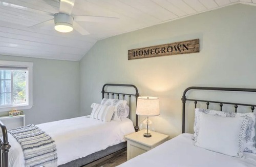 Callender House | Charming private farmhouse cottage