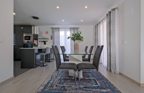 Charneca de Caparica e Sobreda Villa | Charming villa with private garden and swimming pool,close to the beach and golf