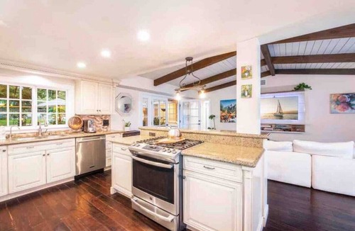 Hedgerow House | Charming Ranch w/spa, 1/2 acre near Miramar Beach