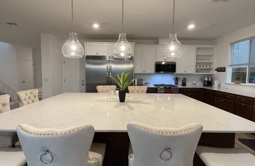 Visalia House | Charming Sequoia Vista - Beautiful brand new house , just 25 min to Sequoia NP