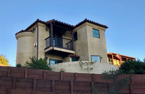 San Luis Obispo Cottage | Charming Spanish Style Casita 2 minutes from Cal Poly