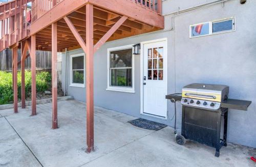 Lincoln Acres Apartment | Charming Studio Retreat by Rather Be Properties