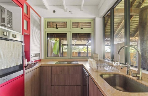 Afaahiti House | Charming Tropical Retreat with Private Pool