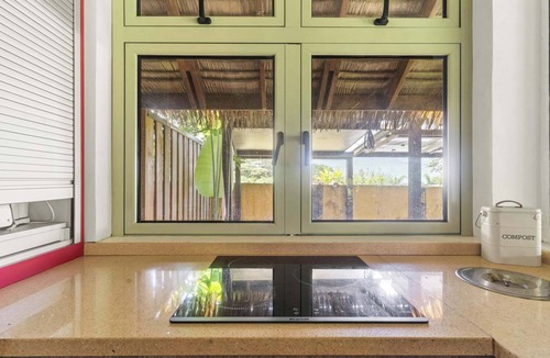 Afaahiti House | Charming Tropical Retreat with Private Pool