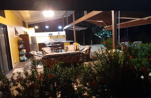 Ciudad Cortes Cottage | Charming, very private 2-bedroom casita in Ojochal with WiFi and solar.
