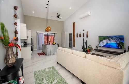 Uvita House | Charming Villa, 5 min walk to Marino Ballena Beach