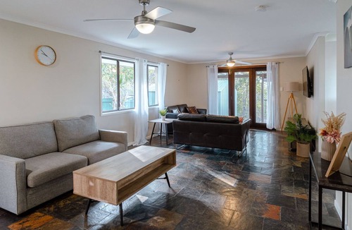 Willow Vale House | Chat for discounts - Canopy