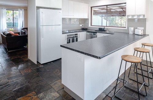 Willow Vale House | Chat for discounts - Canopy