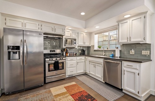 Paso Robles House | Chateau Paso-Perfect Downtown Location! Easy Walk to Everything!