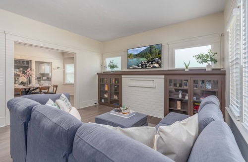 Reno/Tahoe Airport House | Cheerful 3-bedroom with free parking on premesis