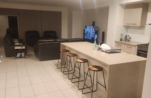 Surfers Paradise House | Chevron Island Holiday Home