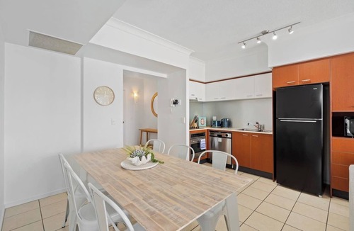 Surfers Paradise Apartment | Chevron: Majestic Ocean Vista w/Resort Amenities