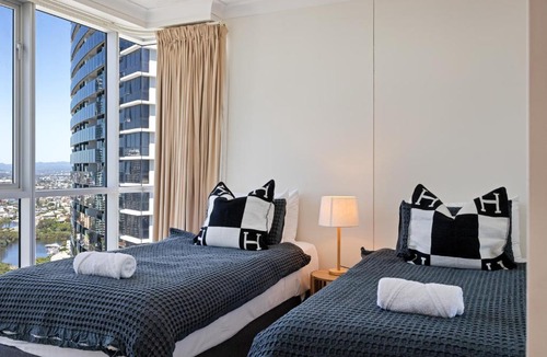 Surfers Paradise Apartment | Chevron Renaissance High Floor Ocean Views- Mojo Stays