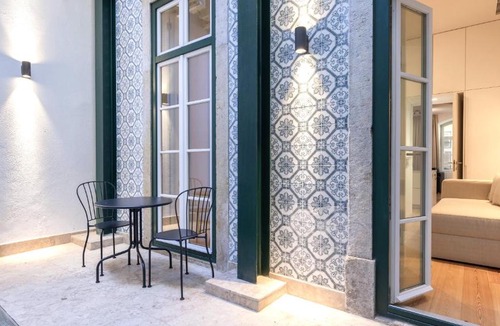 Martires Apartment | Chiado Aura Apartment by LovelyStay
