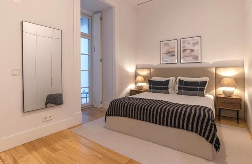 Martires Apartment | Chiado Aura Apartment by LovelyStay