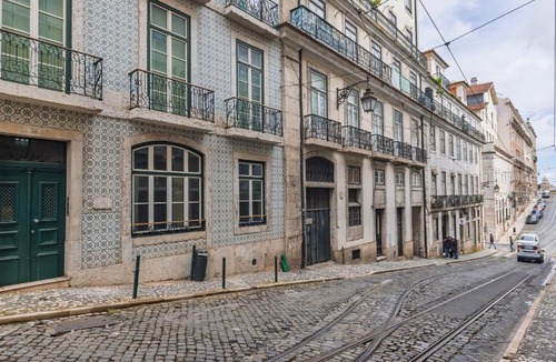 Martires Apartment | Chiado Aura Apartment by LovelyStay