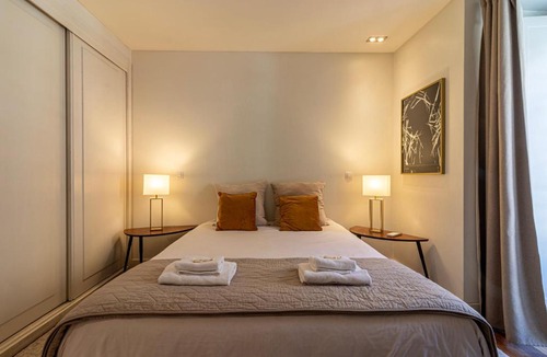 Sacramento Apartment | Chiado Deluxe Terrace 3 BR Apartment