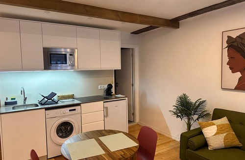 Santos Apartment | Chic Apartment-Rua Verde, Lisbon