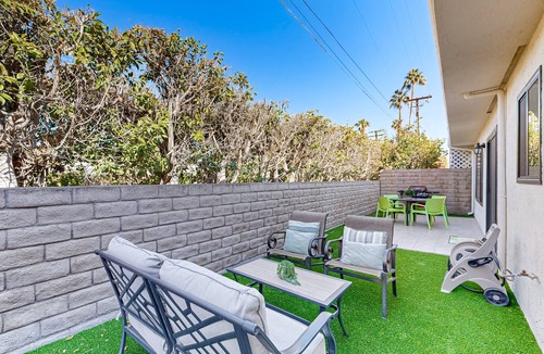Deepwell Estates Condo | Chic home with mountain views, patio area & grill, shared pool/hot tub