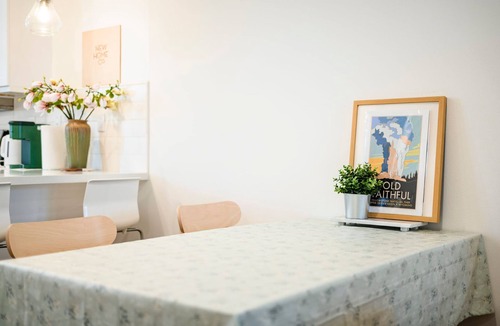 Guasti Apartment | Chic Modern Retreat With Stunning Views