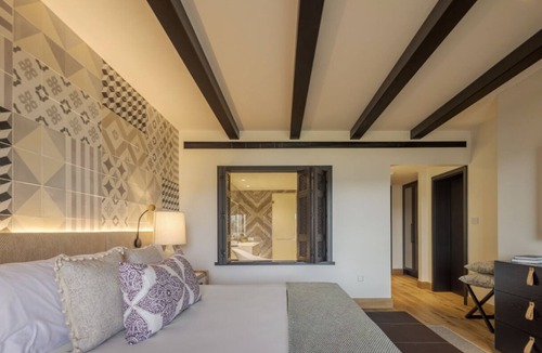 Tor Hotel | Chic Non-Smoking Room w/Balcony & Picturesque Portugal Countryside View