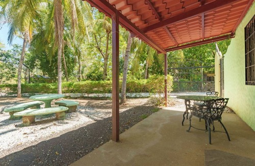 Playa Hermosa Apartment | Chic studio with WiFi and AC in phenomenal Playa Hermosa