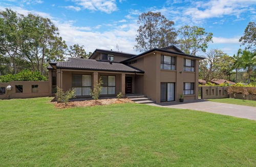 Nerang House | Chilled Lifestyle - huge home