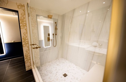 Downtown Las Vegas Hotel | Circa Resort & Casino – Adults Only