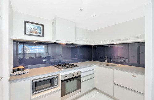 Surfers Paradise Apartment | Circle on Cavill – 1 Bedroom + Study Ocean Views