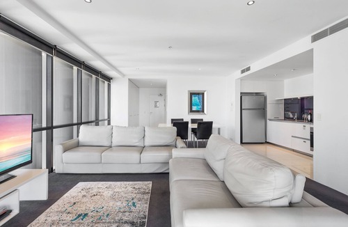 Surfers Paradise Apartment | Circle on Cavill Ocean View