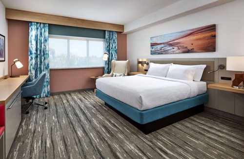 Pismo Beach Hotel | Classic Deluxe King Room | Patio, Free Parking, 3 mi to Oceano Dunes Pole 2